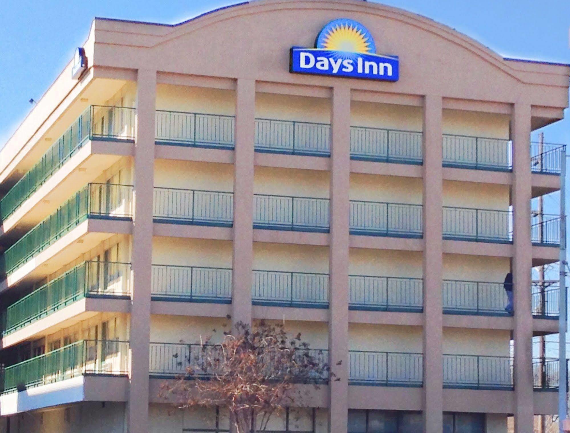 Days Inn By Wyndham Florence Downtown Exterior foto
